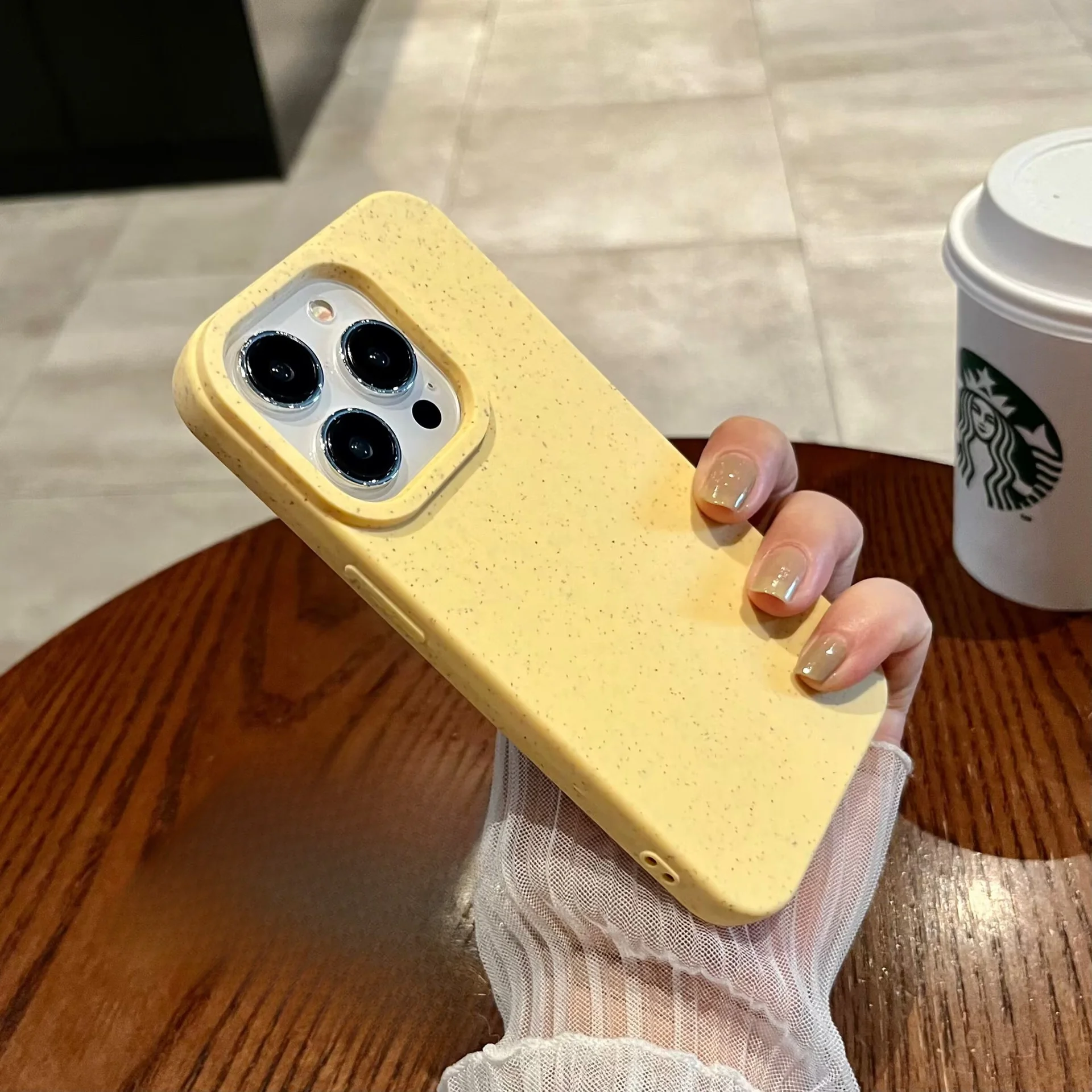 Ekologické pouzdro na iPhone z pšeničné slámy v jednoduchém stylu a čisté barvě - Yellow wheat husk, IP13